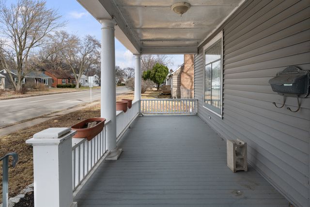 817 Grant Street, Bettendorf, IA 52722