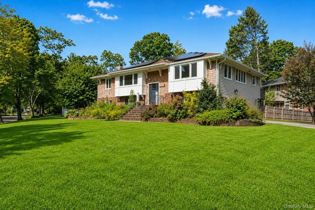 7 Dalton Lane, East Northport, NY 11731