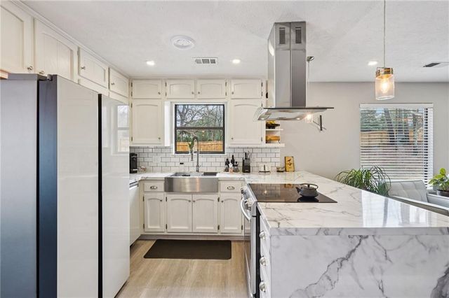 2745 Shadow Pine Drive, Roswell, GA 30076