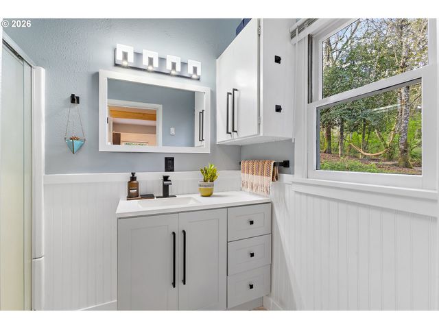 6832 MACLEAY Rd Se, Salem, OR 97317