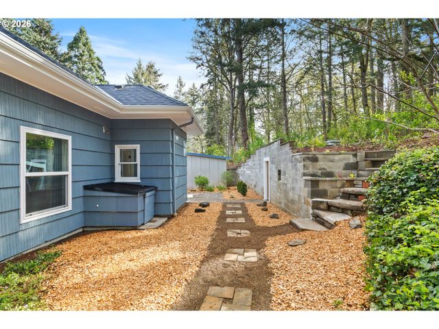 6832 MACLEAY Rd Se, Salem, OR 97317