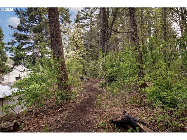 6832 MACLEAY Rd Se, Salem, OR 97317