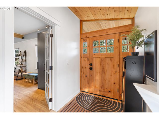 6832 MACLEAY Rd Se, Salem, OR 97317