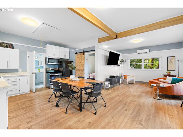 6832 MACLEAY Rd Se, Salem, OR 97317