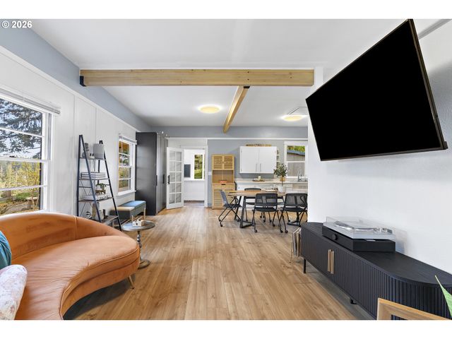 6832 MACLEAY Rd Se, Salem, OR 97317