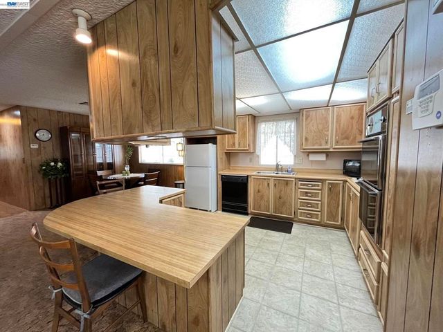 1285 Sussex way, Hayward, CA 94544