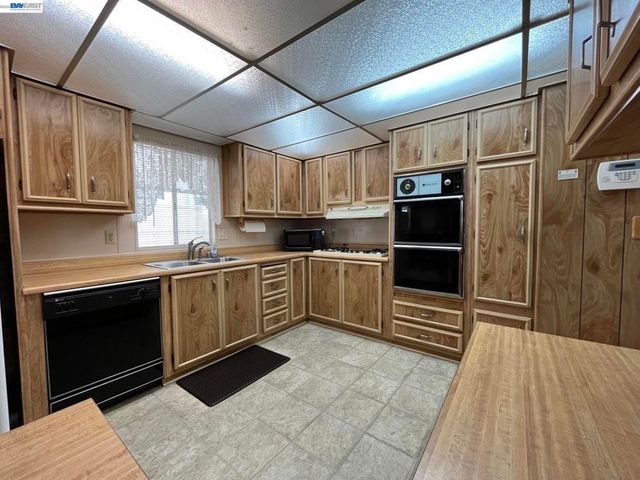 1285 Sussex way, Hayward, CA 94544