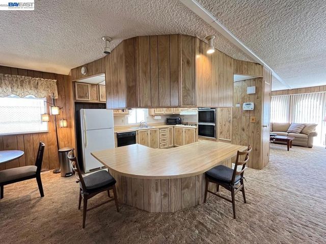 1285 Sussex way, Hayward, CA 94544