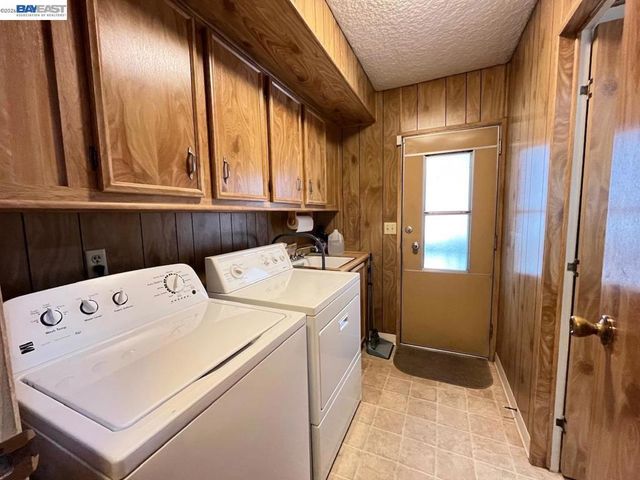 1285 Sussex way, Hayward, CA 94544