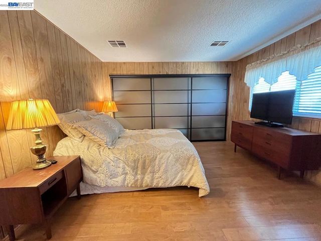 1285 Sussex way, Hayward, CA 94544
