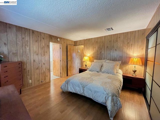 1285 Sussex way, Hayward, CA 94544