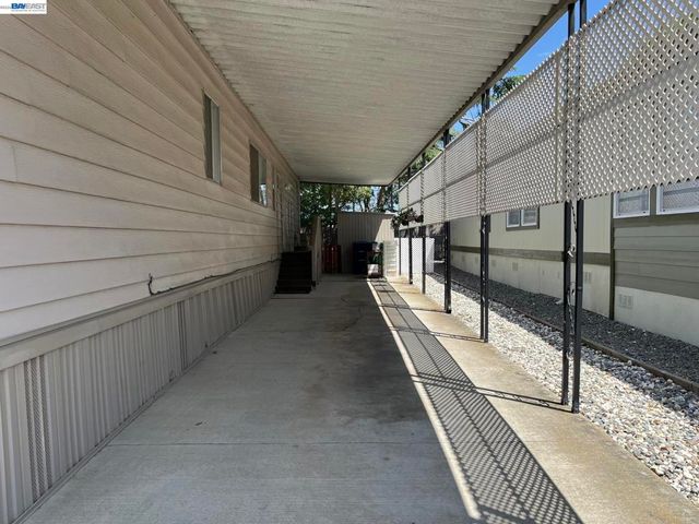 1285 Sussex way, Hayward, CA 94544