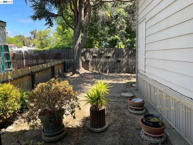1285 Sussex way, Hayward, CA 94544