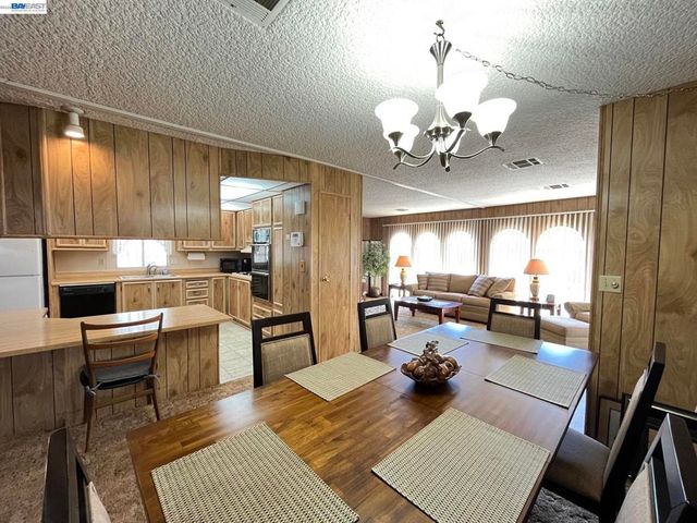 1285 Sussex way, Hayward, CA 94544