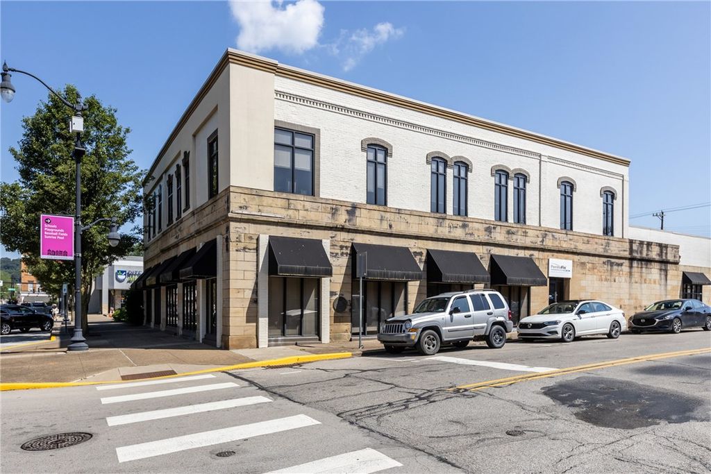 315 9th St, New Brighton, PA 15066