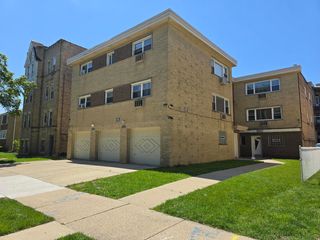 8030 Knox Avenue 3W, Skokie, IL 60076