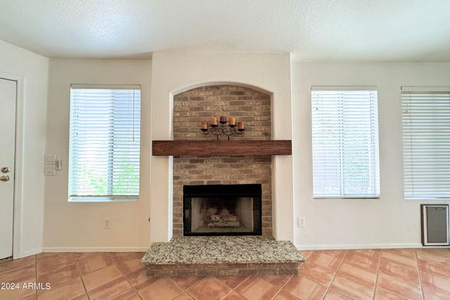 5251 W PONTIAC Drive, Glendale, AZ 85308