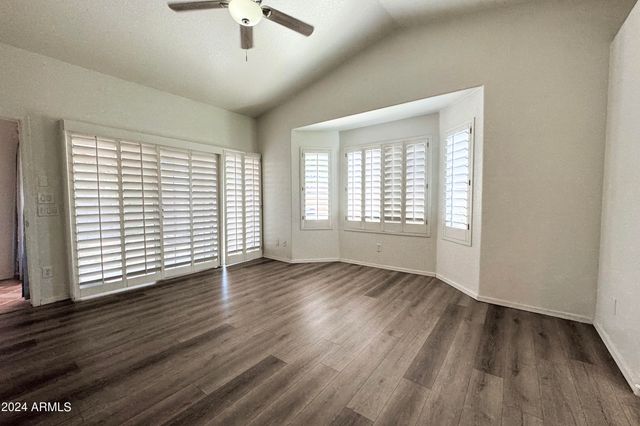 5251 W PONTIAC Drive, Glendale, AZ 85308