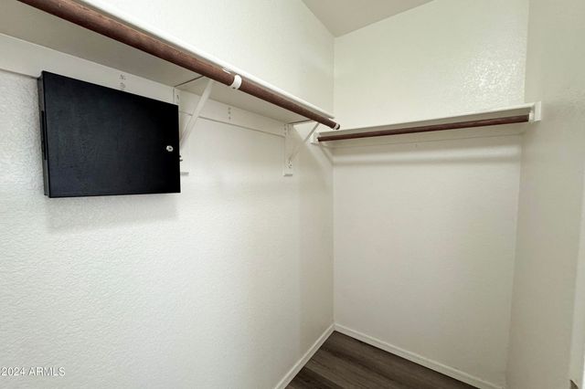 5251 W PONTIAC Drive, Glendale, AZ 85308