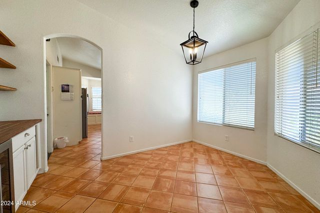 5251 W PONTIAC Drive, Glendale, AZ 85308