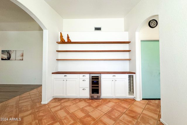 5251 W PONTIAC Drive, Glendale, AZ 85308