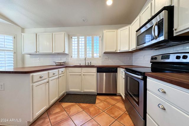 5251 W PONTIAC Drive, Glendale, AZ 85308