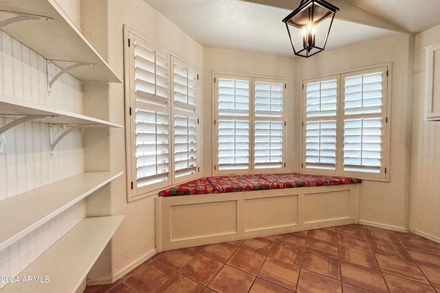 5251 W PONTIAC Drive, Glendale, AZ 85308