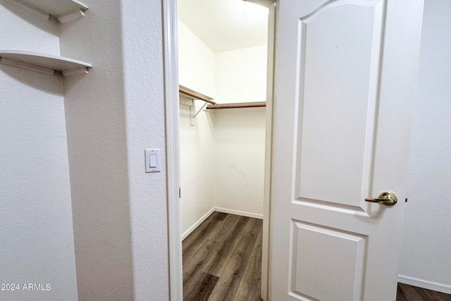 5251 W PONTIAC Drive, Glendale, AZ 85308