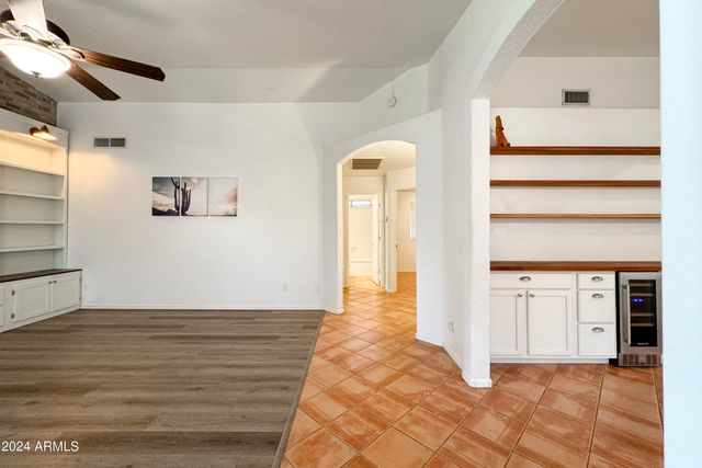 5251 W PONTIAC Drive, Glendale, AZ 85308