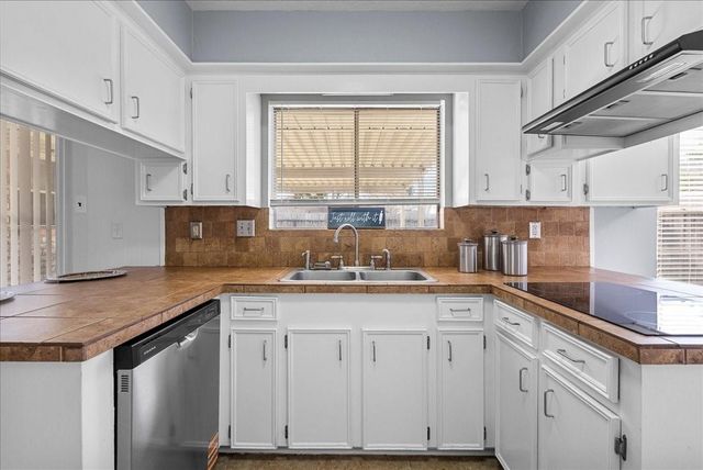 2007 Yorktown Court N, League City, TX 77573