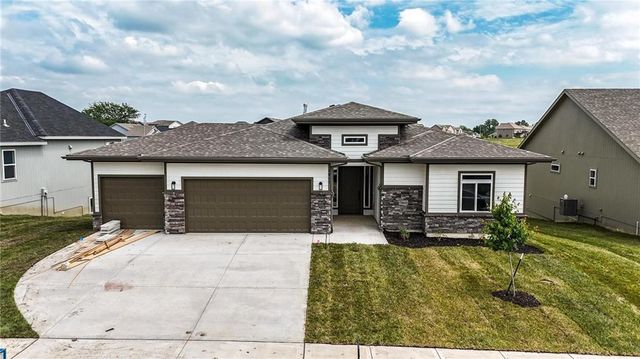 1813 Halls Creek Avenue, Raymore, MO 64083