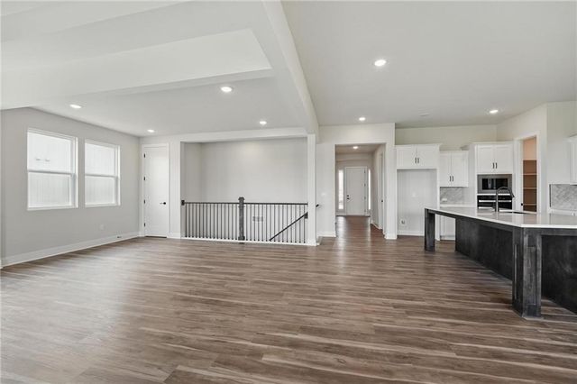 1813 Halls Creek Avenue, Raymore, MO 64083