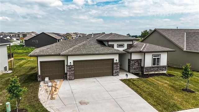 1813 Halls Creek Avenue, Raymore, MO 64083
