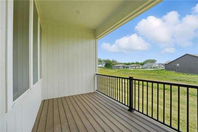 1813 Halls Creek Avenue, Raymore, MO 64083
