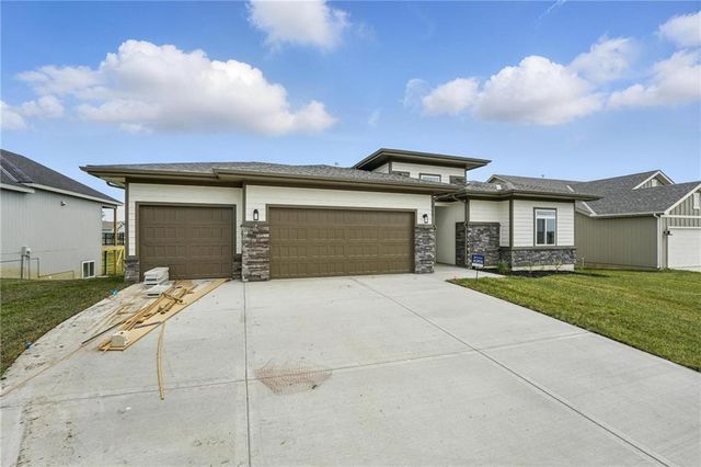 1813 Halls Creek Avenue, Raymore, MO 64083