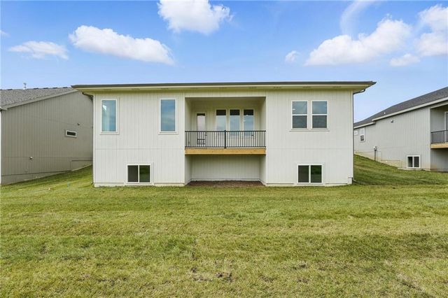 1813 Halls Creek Avenue, Raymore, MO 64083