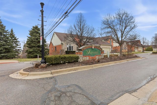 37225 Berkleigh Court, Farmington Hills, MI 48331