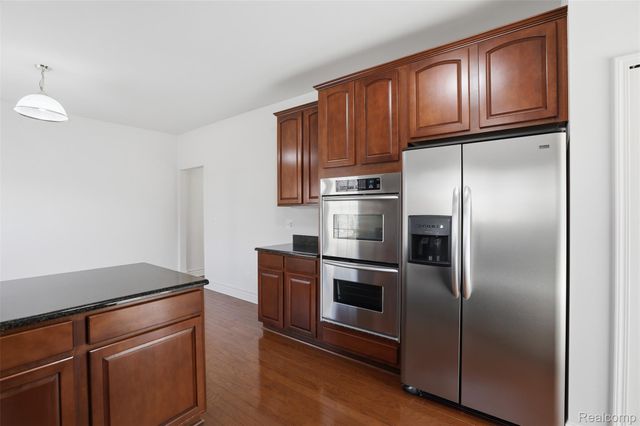 37225 Berkleigh Court, Farmington Hills, MI 48331