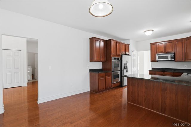 37225 Berkleigh Court, Farmington Hills, MI 48331