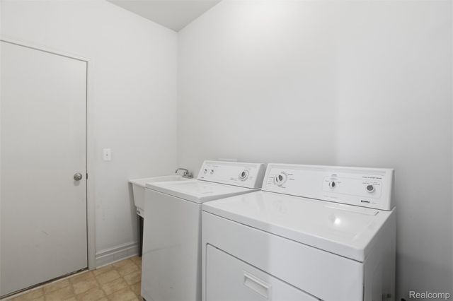 37225 Berkleigh Court, Farmington Hills, MI 48331