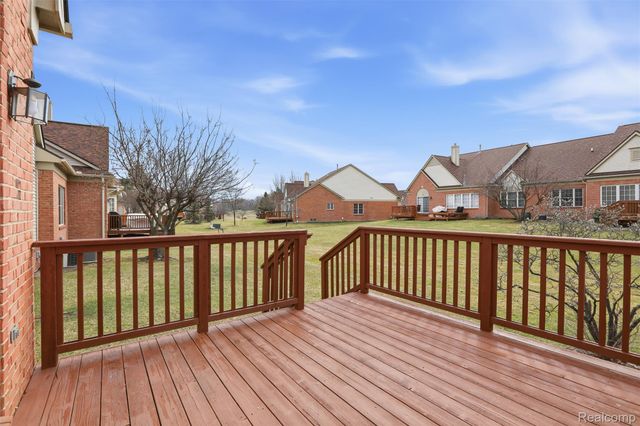 37225 Berkleigh Court, Farmington Hills, MI 48331