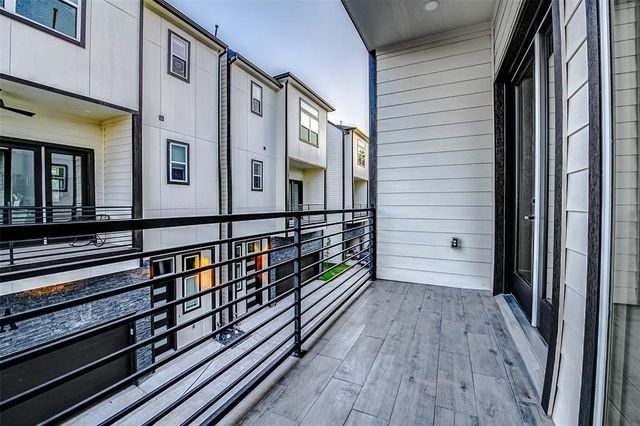 1913 Hoskins Drive J, Houston, TX 77080