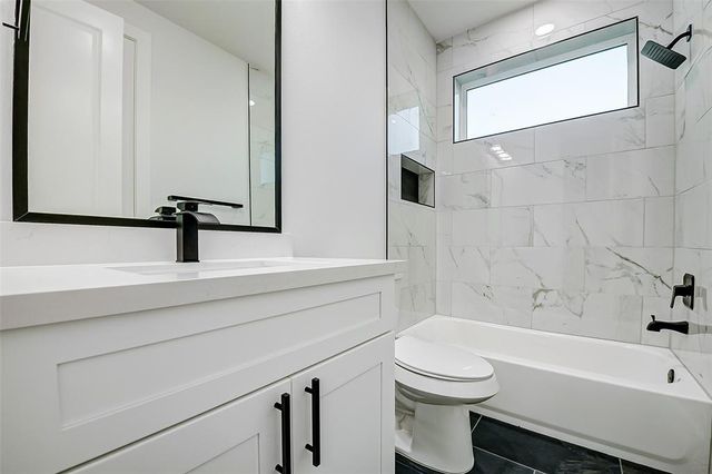 1913 Hoskins Drive J, Houston, TX 77080