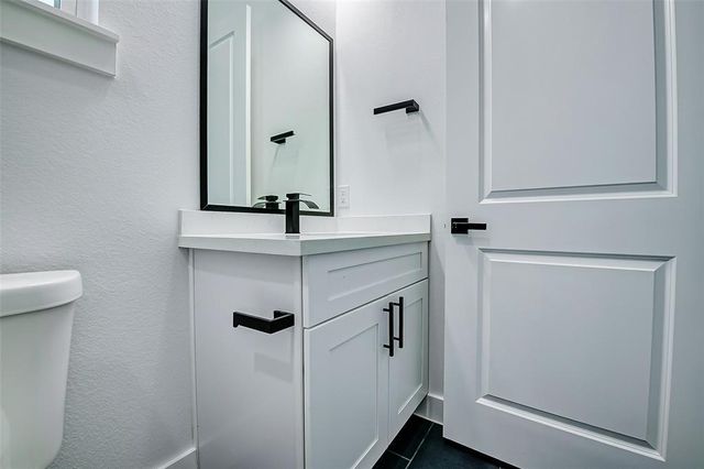1913 Hoskins Drive J, Houston, TX 77080