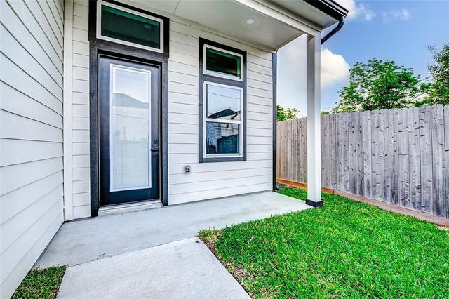 1913 Hoskins Drive J, Houston, TX 77080
