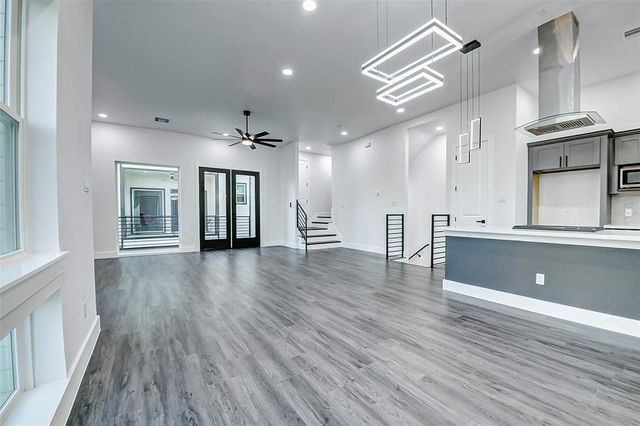 1913 Hoskins Drive J, Houston, TX 77080