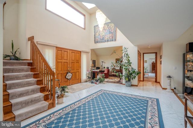 20 SAPPHIRE DR, West Windsor, NJ 08550