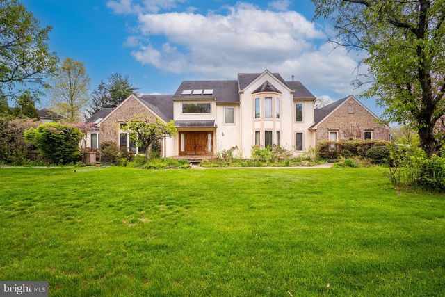 20 SAPPHIRE DR, West Windsor, NJ 08550