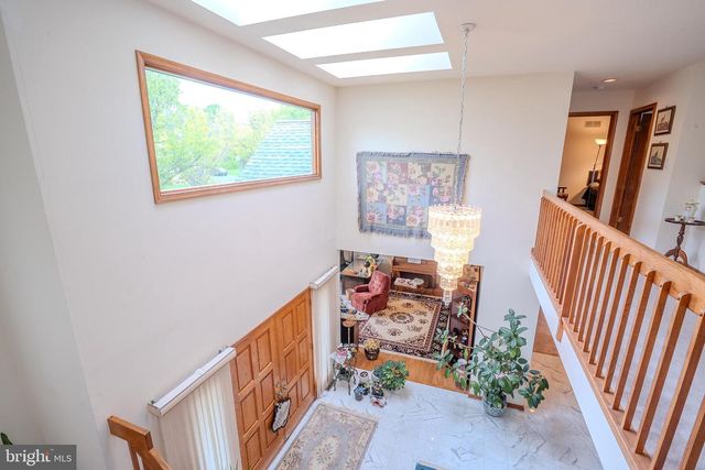 20 SAPPHIRE DR, West Windsor, NJ 08550