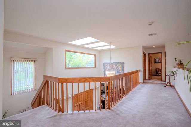 20 SAPPHIRE DR, West Windsor, NJ 08550